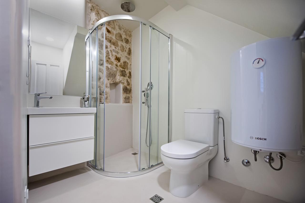 Luna Rooms And Studios โรวีน ภายนอก รูปภาพ