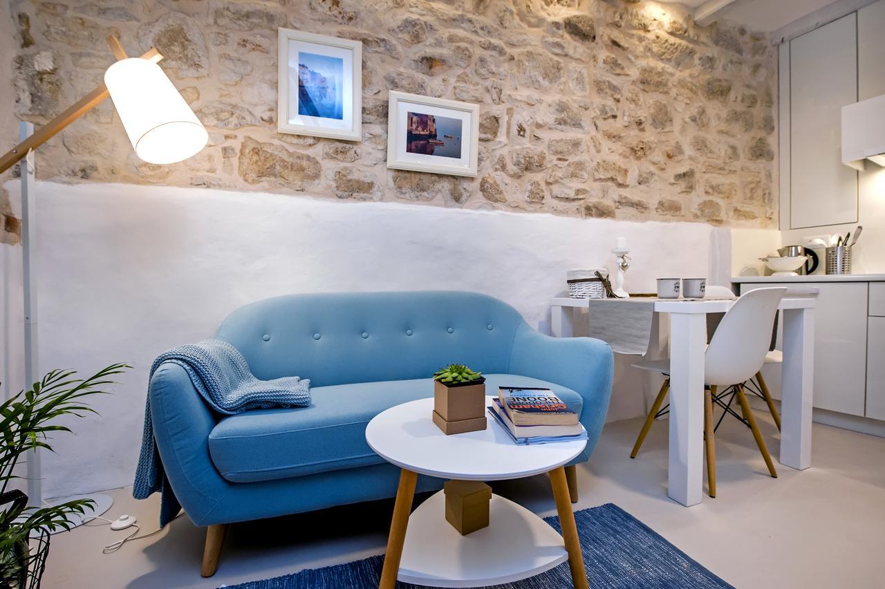 Luna Rooms And Studios โรวีน ภายนอก รูปภาพ