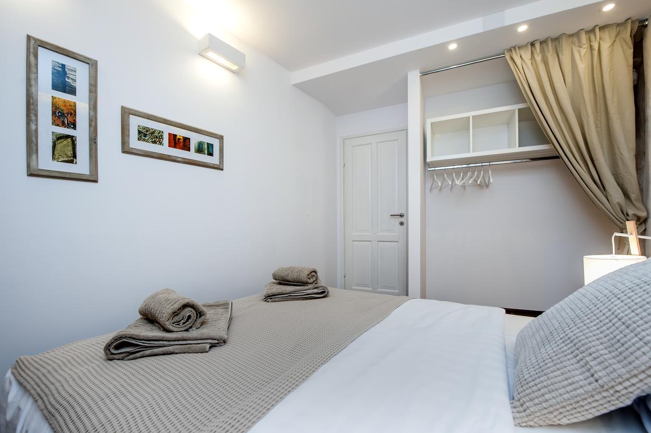 Luna Rooms And Studios โรวีน ภายนอก รูปภาพ