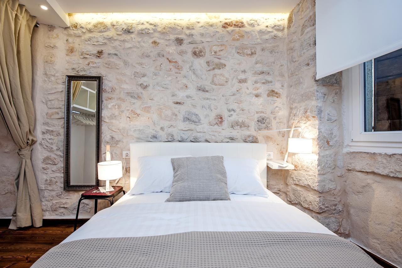 Luna Rooms And Studios โรวีน ภายนอก รูปภาพ