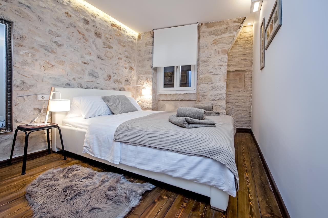 Luna Rooms And Studios โรวีน ภายนอก รูปภาพ
