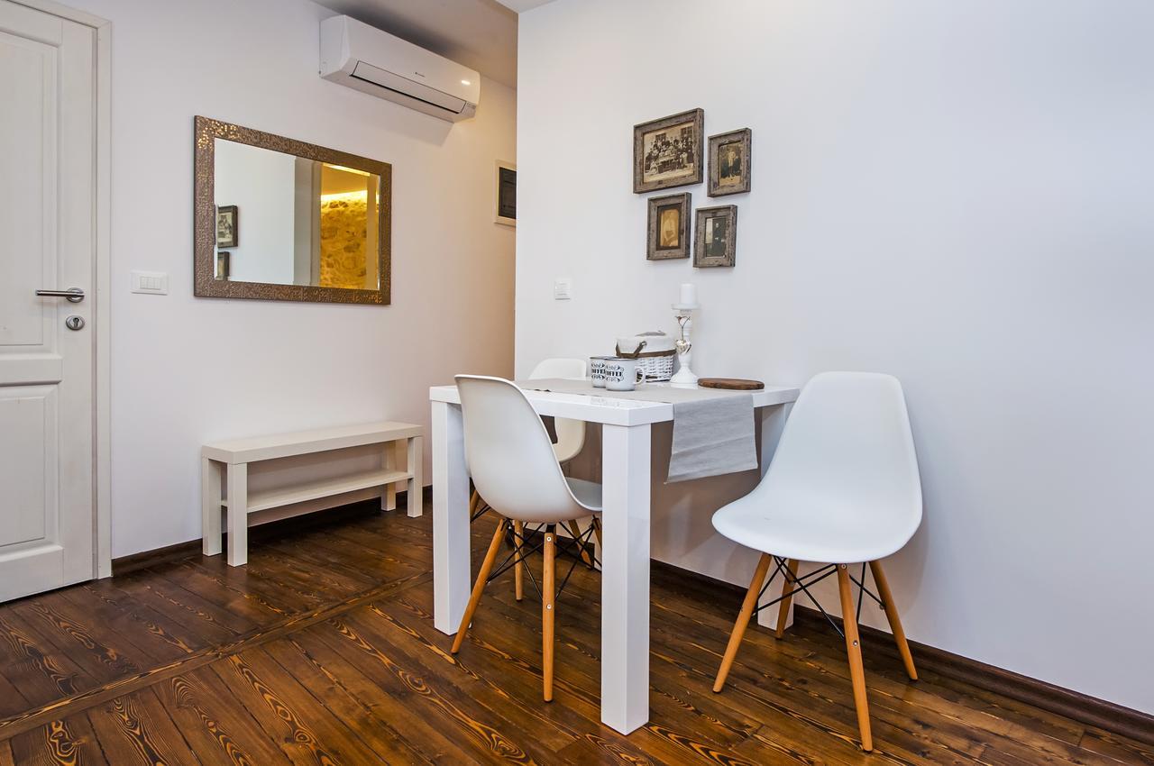 Luna Rooms And Studios โรวีน ภายนอก รูปภาพ